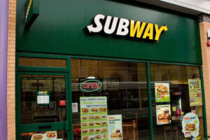 Con đường khởi nghiệp từ 1000 USD của ông chủ đế chế fastfood Subway